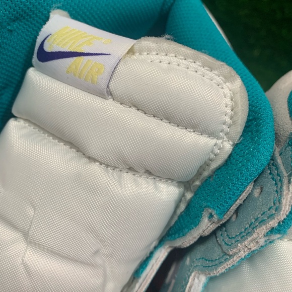 2019 Air Jordan 1 Retro High OG “Turbo Green” - Picture 11 of 16